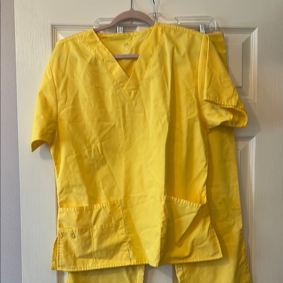 WonderWink scrub set size medium - Picture 2 of 2